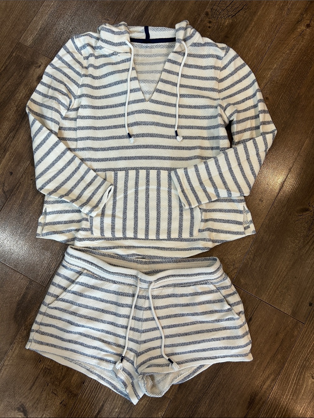 Women’s Old Navy Cozy Stripe Beach Hoodie & Shorts Set - White & Light Blue